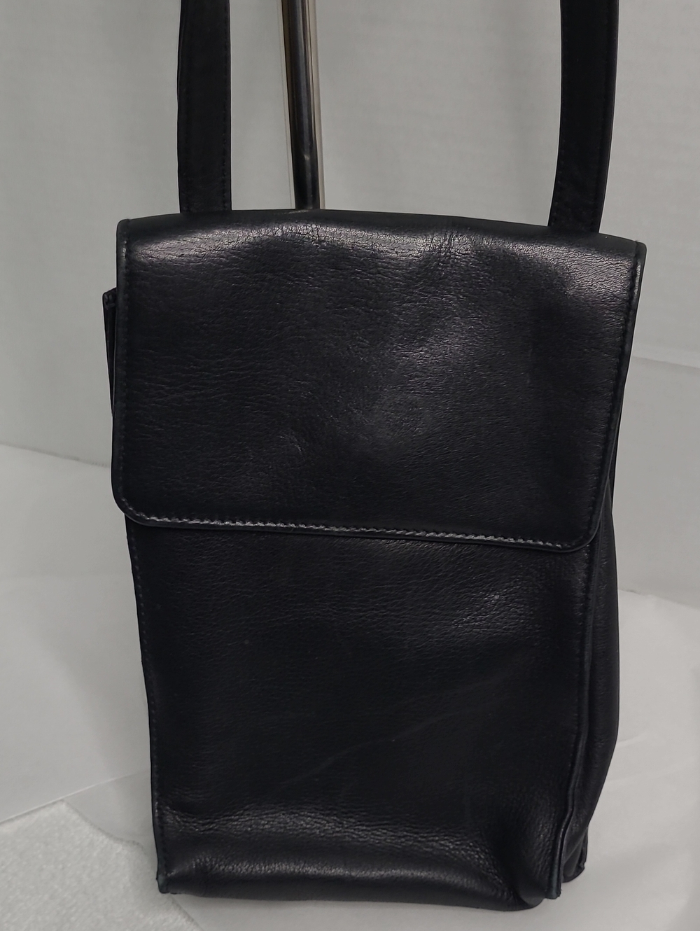 Tignanello crossbody - Picture 2 of 6